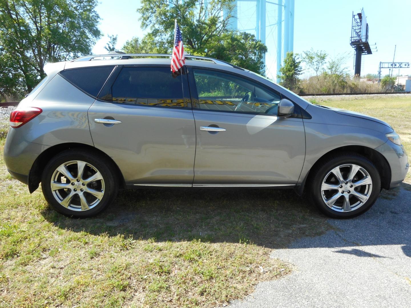 2012 Silver Nissan Murano (JN8AZ1MWXCW) , located at 2553 Airline Blvd, Portsmouth, VA, 23701, (757) 488-8331, 36.813889, -76.357597 - ***VEHICLE TERMS*** Down Payment: $999 Weekly Payment: $100 APR: 23.9% Repayment Terms: 42 Months *** CALL ELIZABETH SMITH - DIRECTOR OF MARKETING @ 757-488-8331 TO SCHEDULE YOUR APPOINTMENT TODAY AND GET PRE-APPROVED RIGHT OVER THE PHONE*** - Photo#3